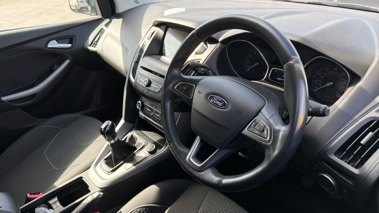 Ford Focus 1.0 EcoBoost Zetec 5dr Petrol Hatchback